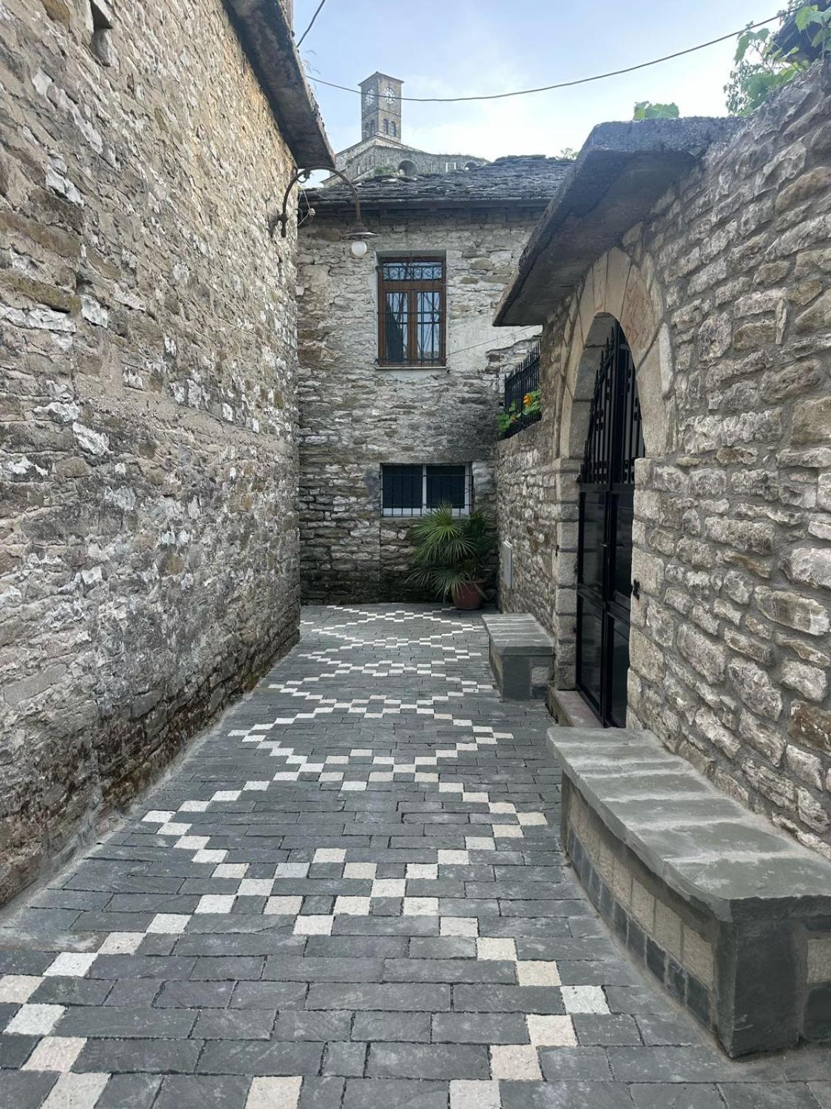 Traditional House Shapllo Gjirokastër 외부 사진