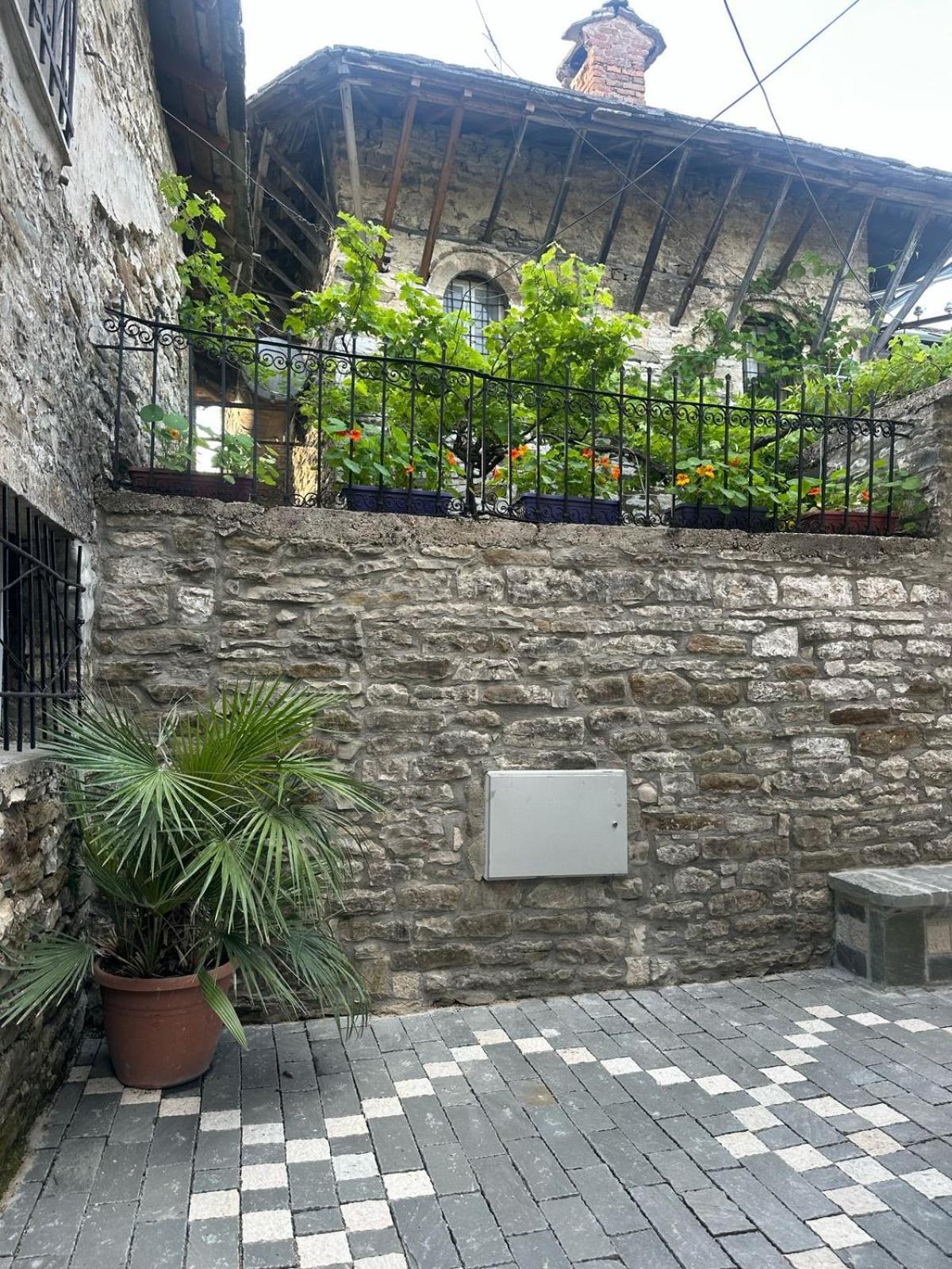 Traditional House Shapllo Gjirokastër 외부 사진